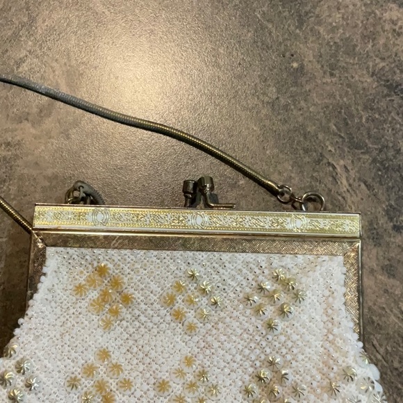Vintage white beaded clutch purse - Picture 3 of 5